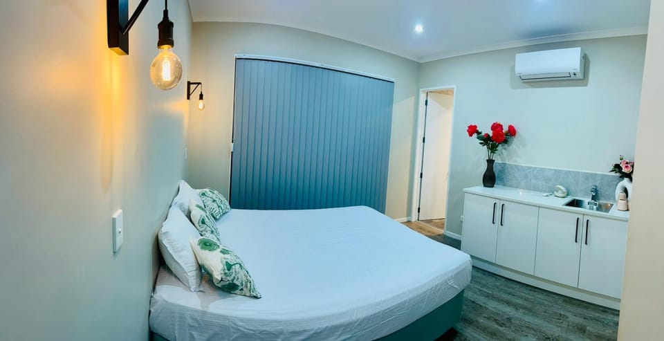 Modern One Bedroom Unit with Private Entrance Near Hunua Falls Bed and Breakfast in Waikato