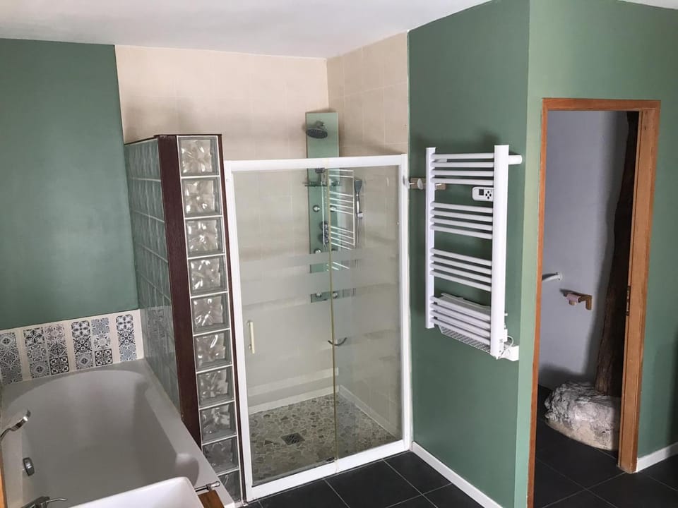 Shower, Bathroom, Bath, towels
