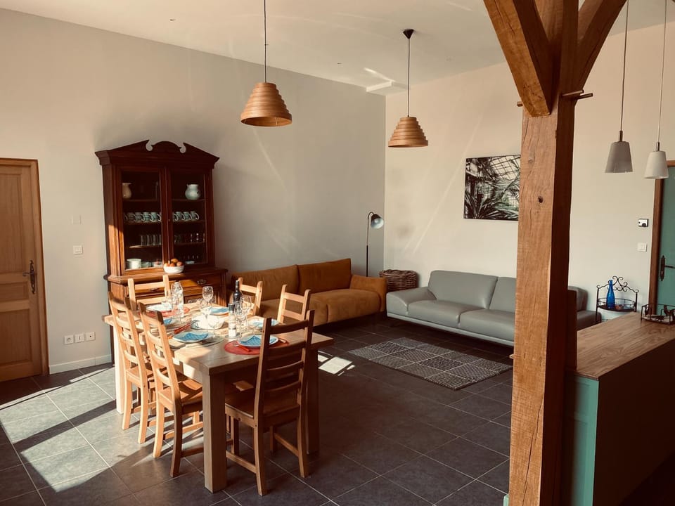 Kitchen or kitchenette, Living room, Dining area