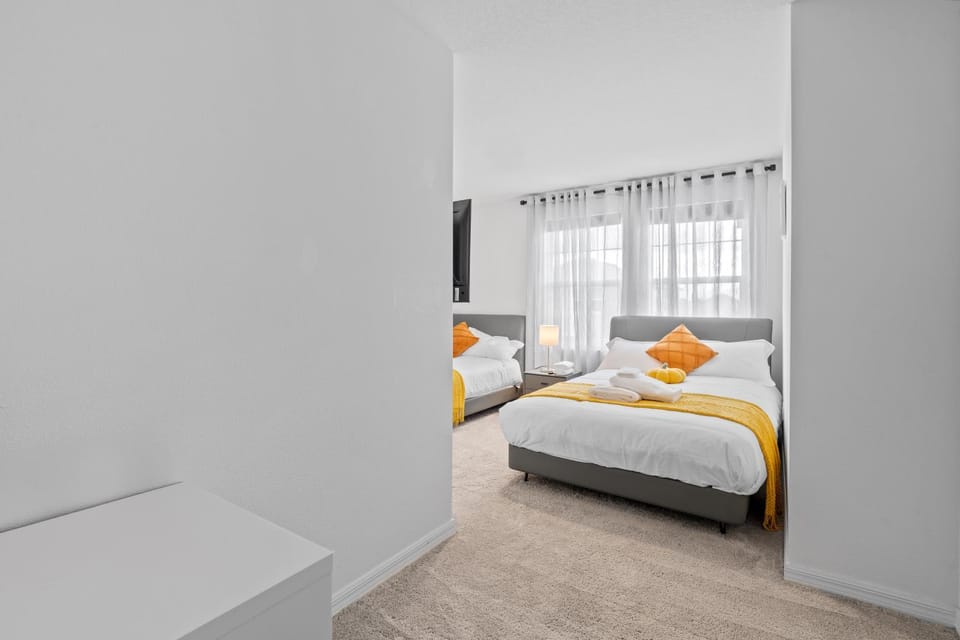 Bed, Bedroom, towels