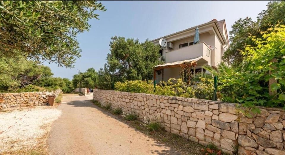 Apartmani Marina Apartment in Lun