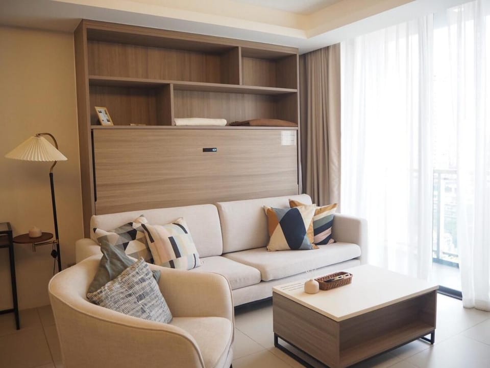 Living room, Seating area