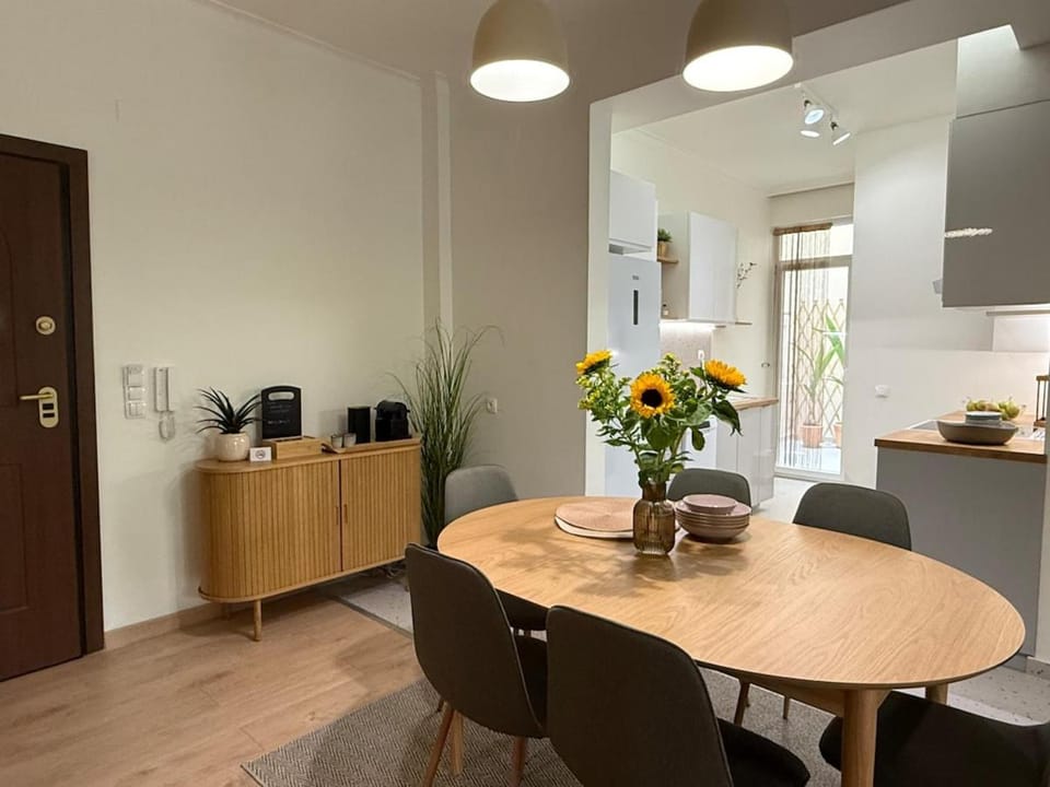 Coffee/tea facilities, Dining area