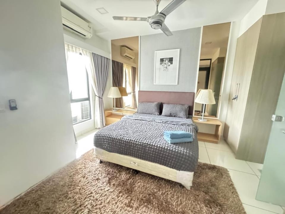 Bed, Bedroom, towels, air conditioner
