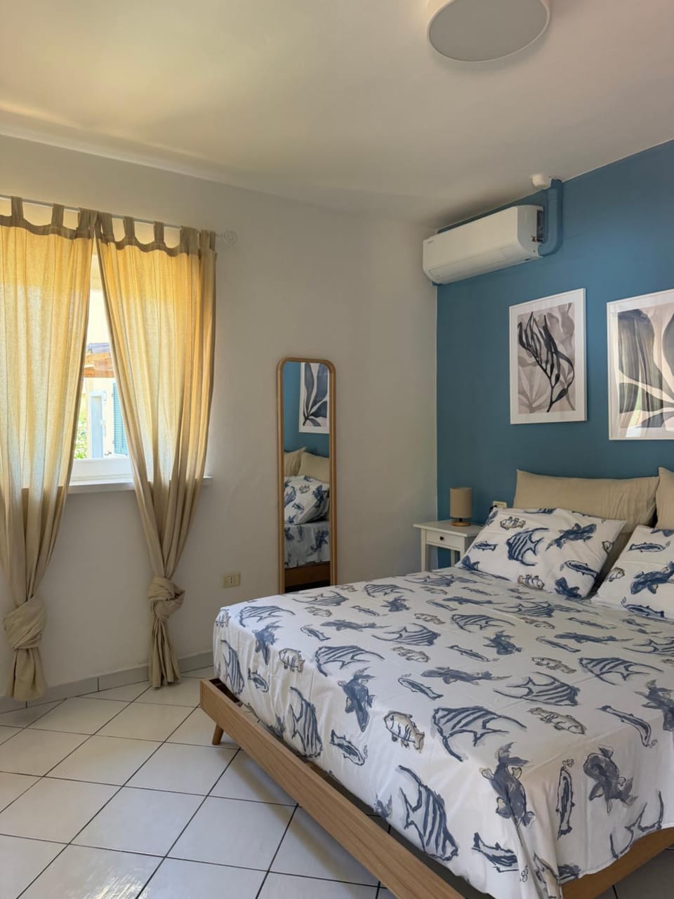 Bed, Photo of the whole room, Bedroom, air conditioner
