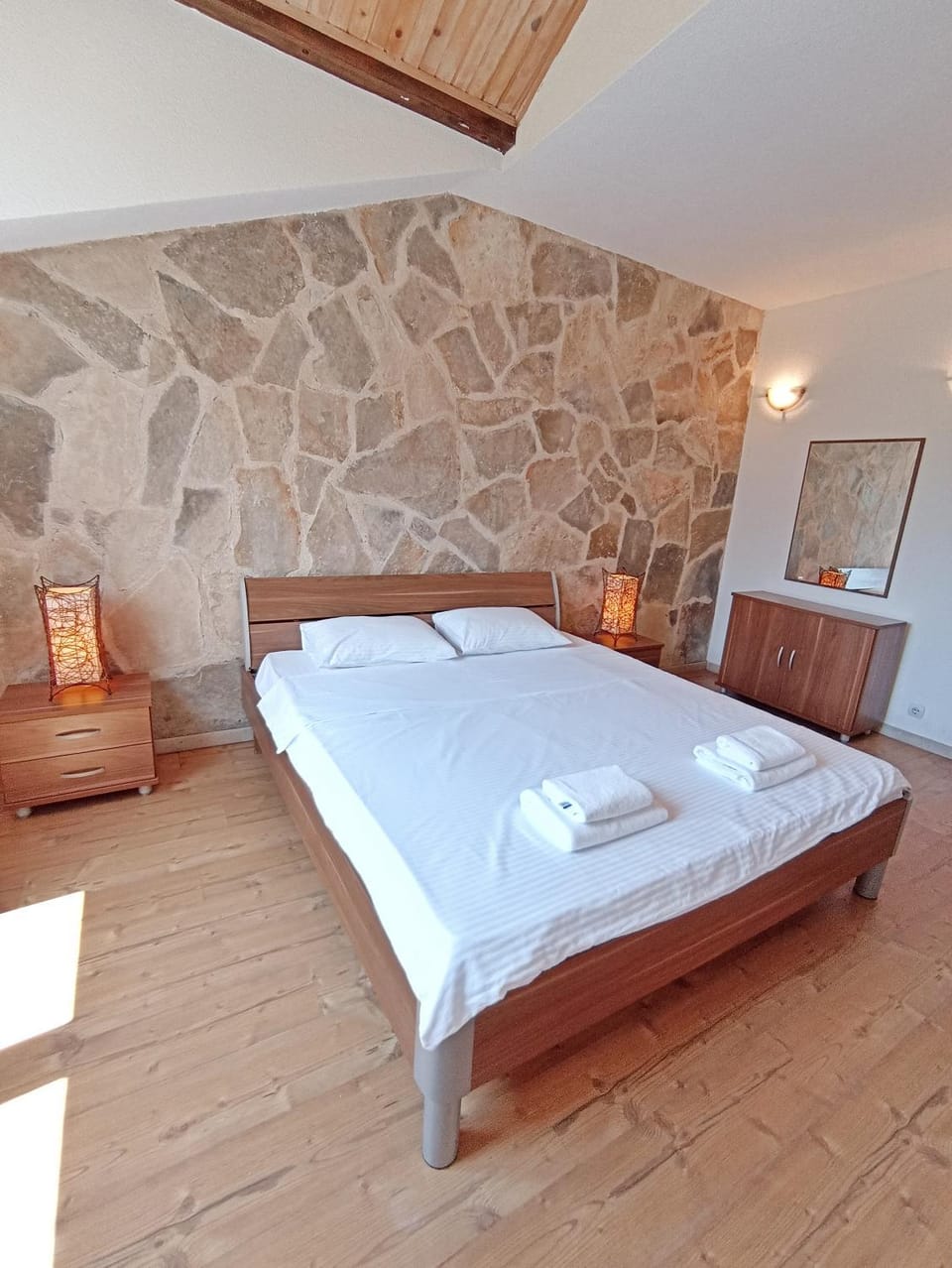 Bed, Photo of the whole room, Bedroom, towels