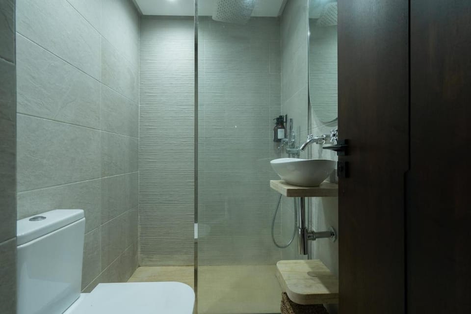 Central Cosy 2BR 2 Baths, Balcony & Clear View Apartment in Casablanca