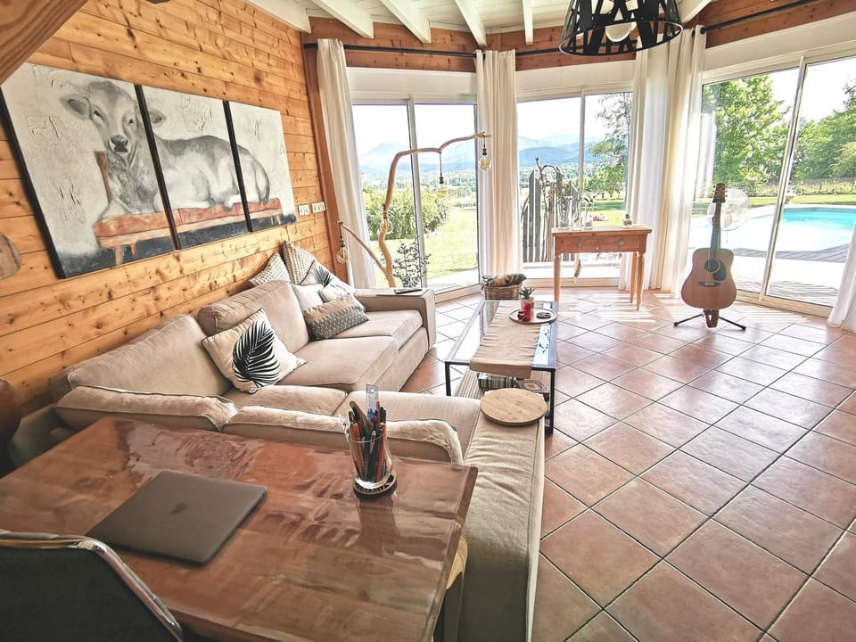 View (from property/room), Living room, Pool view