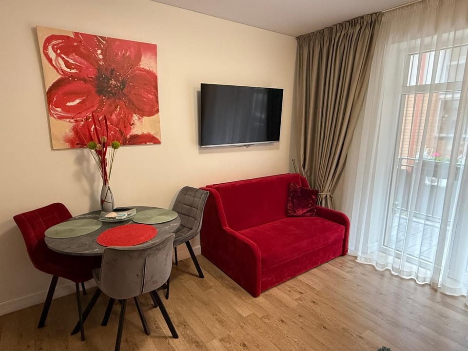 TV and multimedia, Dining area