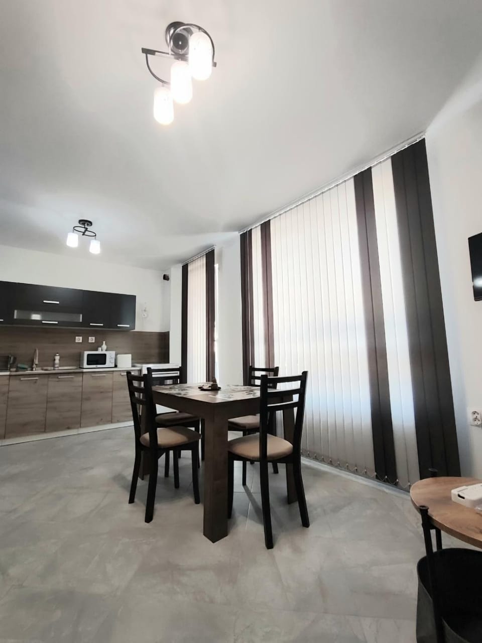 TV and multimedia, Kitchen or kitchenette, Living room, Seating area, Dining area