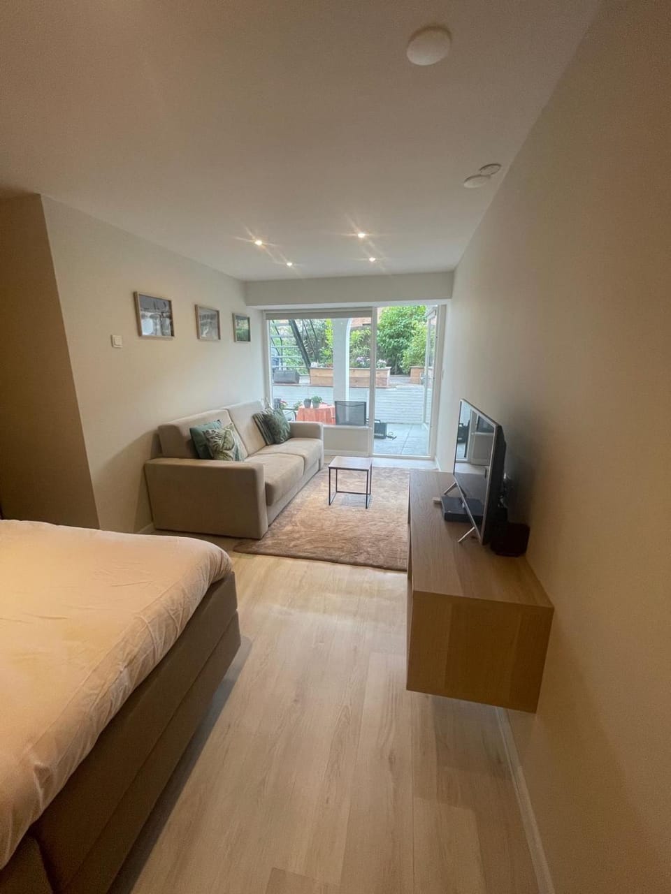 Studio Alexander with private indoor parking Bed and Breakfast in Zandvoort