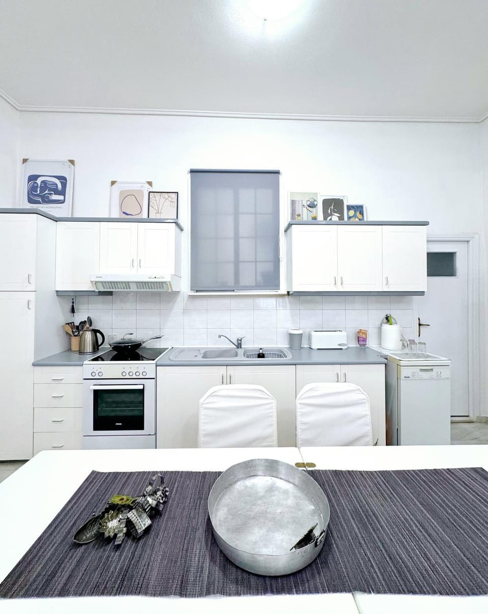 Dining area, dishwasher, oven, kitchen