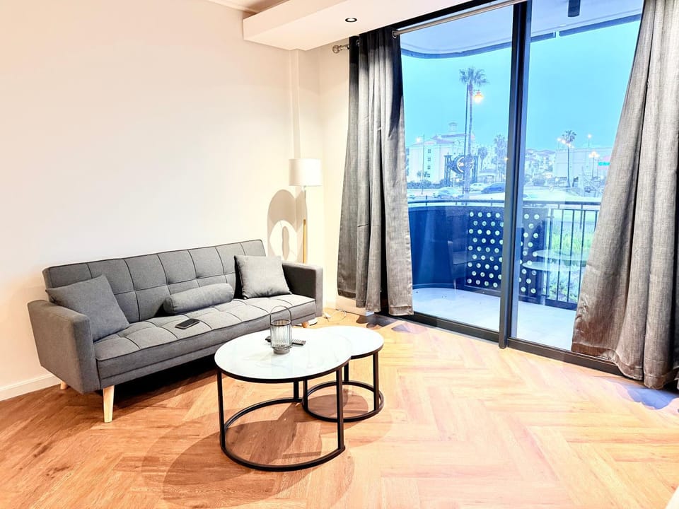 Modern chic at On park Century City near Canal Walk Apartment in Cape Town