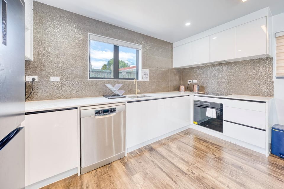 Kitchen or kitchenette, kitchen, kitchen