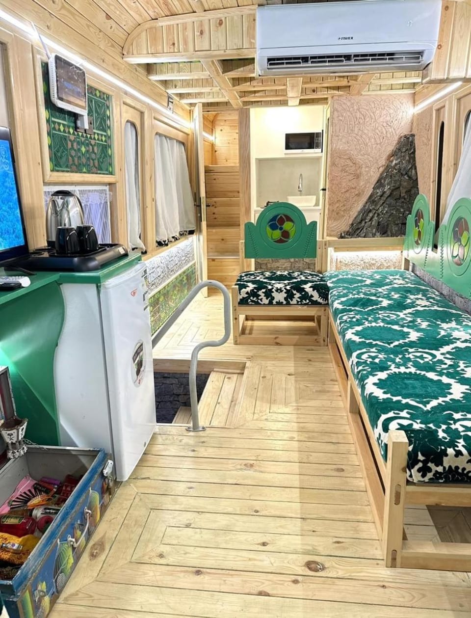 فاميليا موتورهوم أجنحة فندقية متنقلة المهرجان Campground/ 
RV Resort in Makkah Province