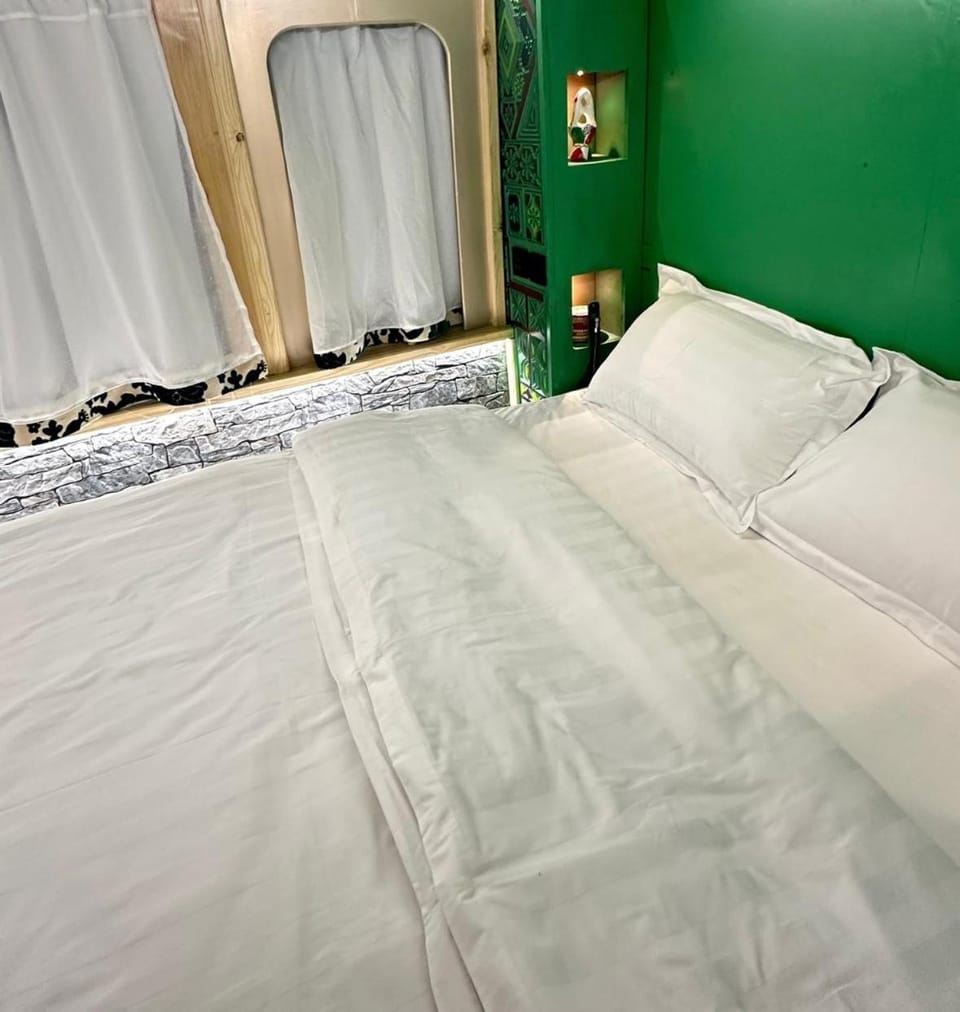 فاميليا موتورهوم أجنحة فندقية متنقلة المهرجان Campground/ 
RV Resort in Makkah Province