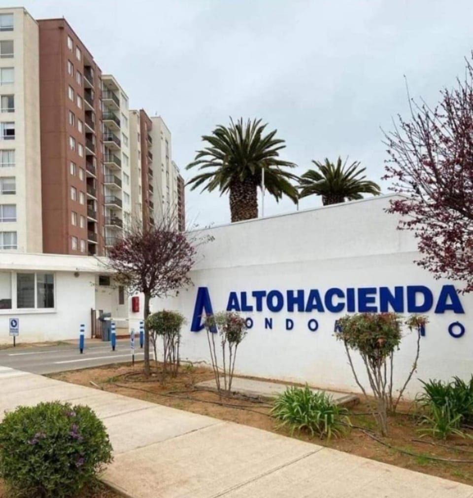 A beautiful apartment with 3 bedrooms and 2 bathrooms for 6 people Apartment in Coquimbo