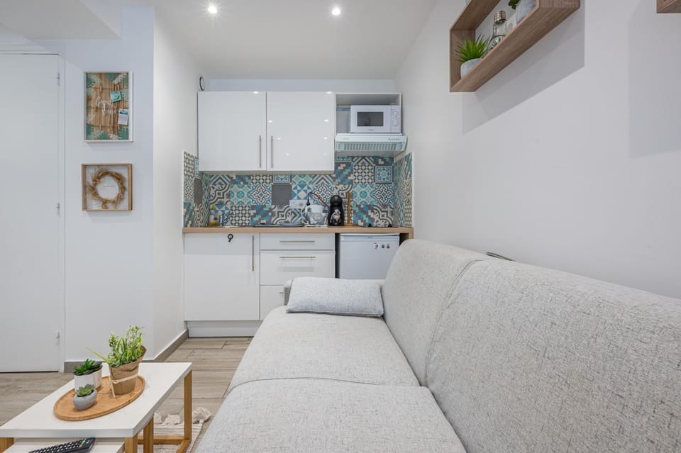 Kitchen or kitchenette, Living room