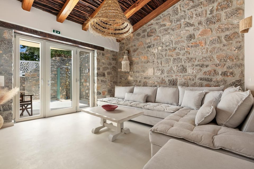 Utopia Hydra 1 Apartment in Islands