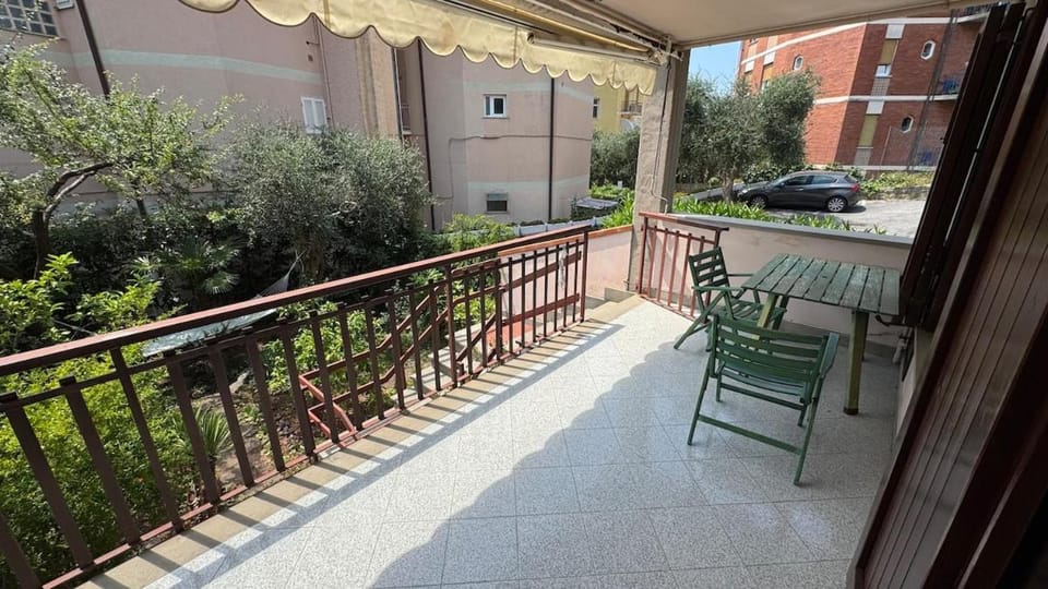 Apartment with Private Parking Apartment in Lerici