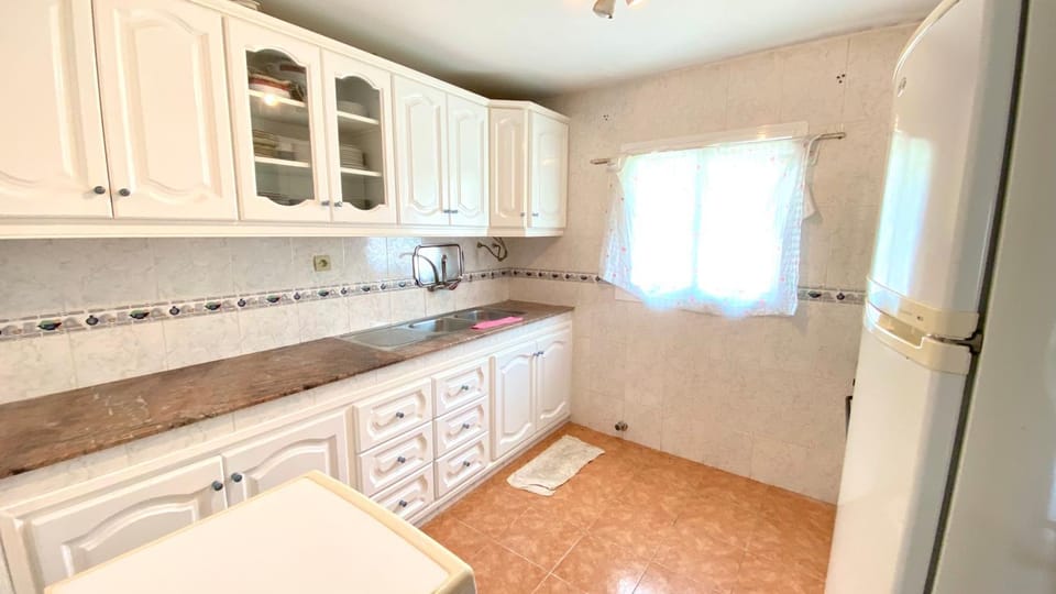 Kitchen or kitchenette, Communal kitchen, kitchen, kitchen