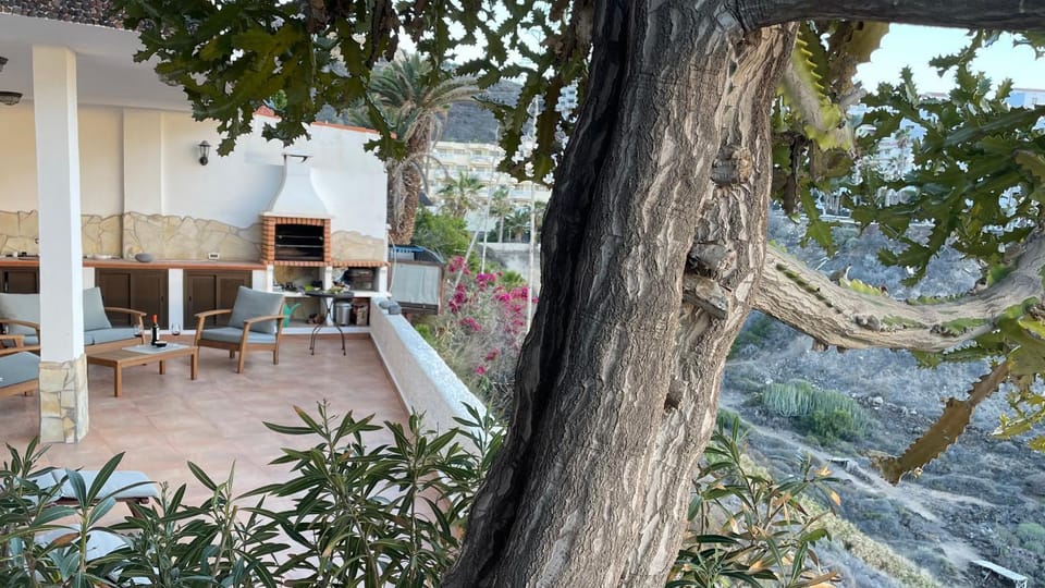 Patio, BBQ facilities, Balcony/Terrace, Living room