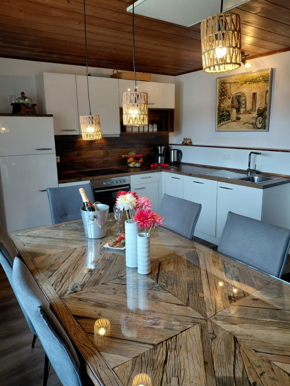 Kitchen or kitchenette, Seating area, Dining area, pet friendly, stove