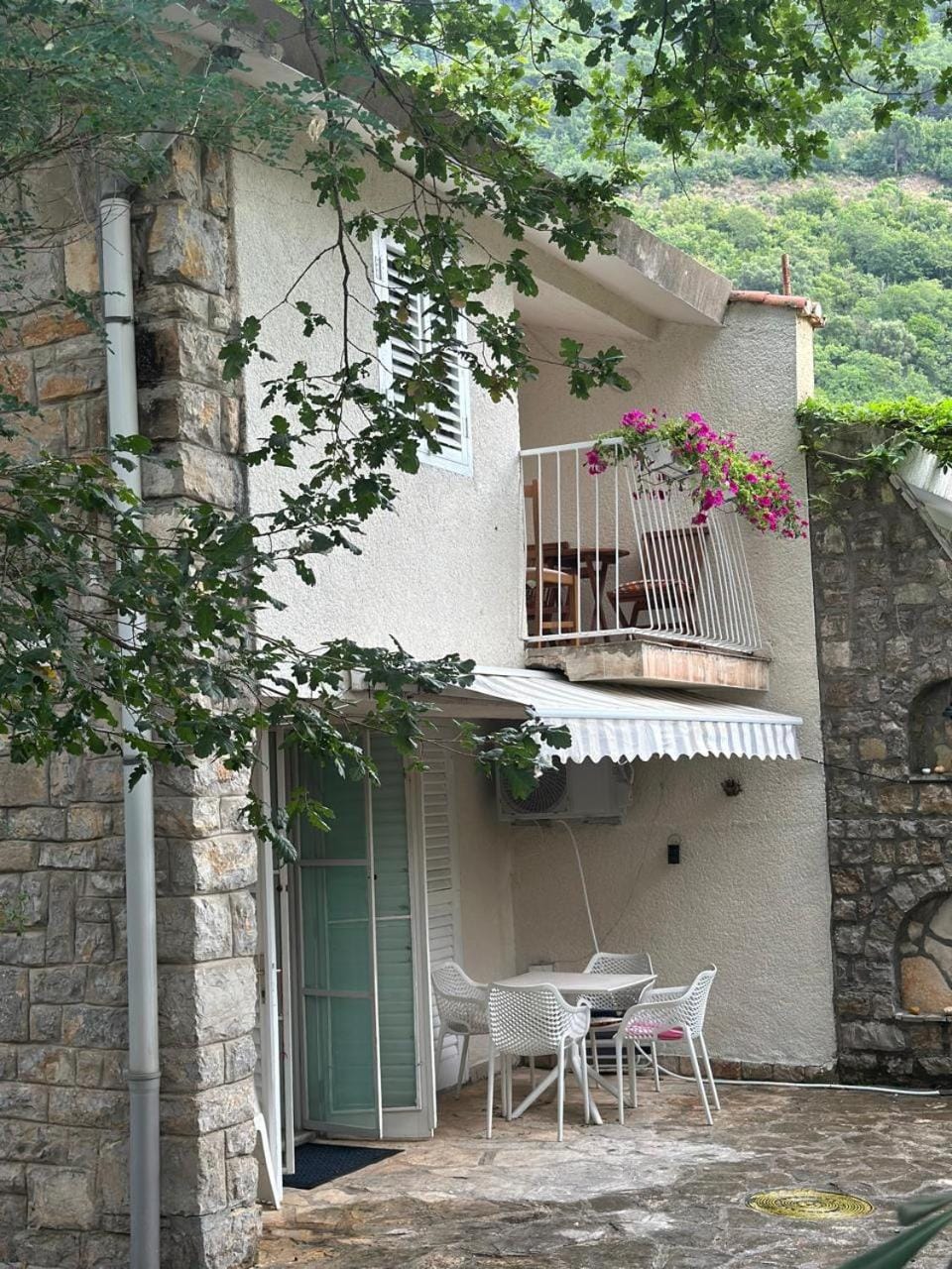 Property building, Balcony/Terrace