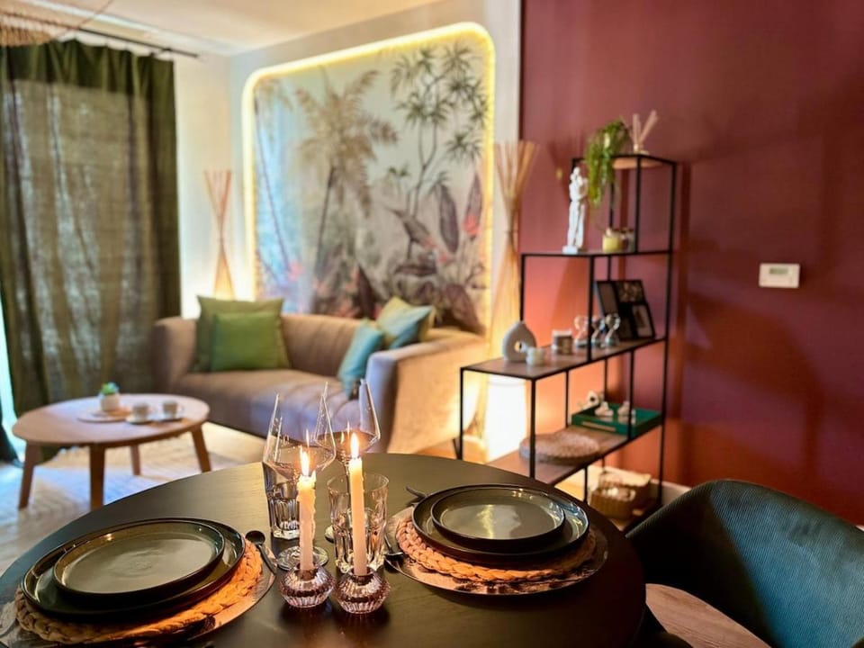 Living room, Dining area