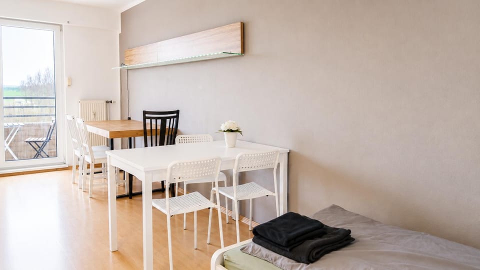 Bed, Balcony/Terrace, Bedroom, wardrobe