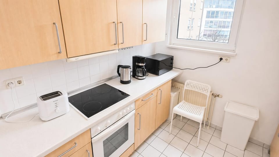 Coffee/tea facilities, microwave, oven, toaster, towels, washing machine, kitchen