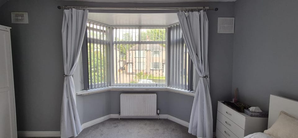 Cosy Stay Near Arena & Leeds Bradford Airport two bedroom House House in Bradford