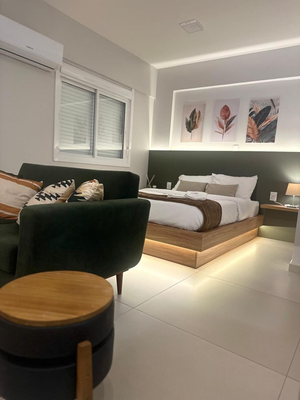 Bed, Photo of the whole room