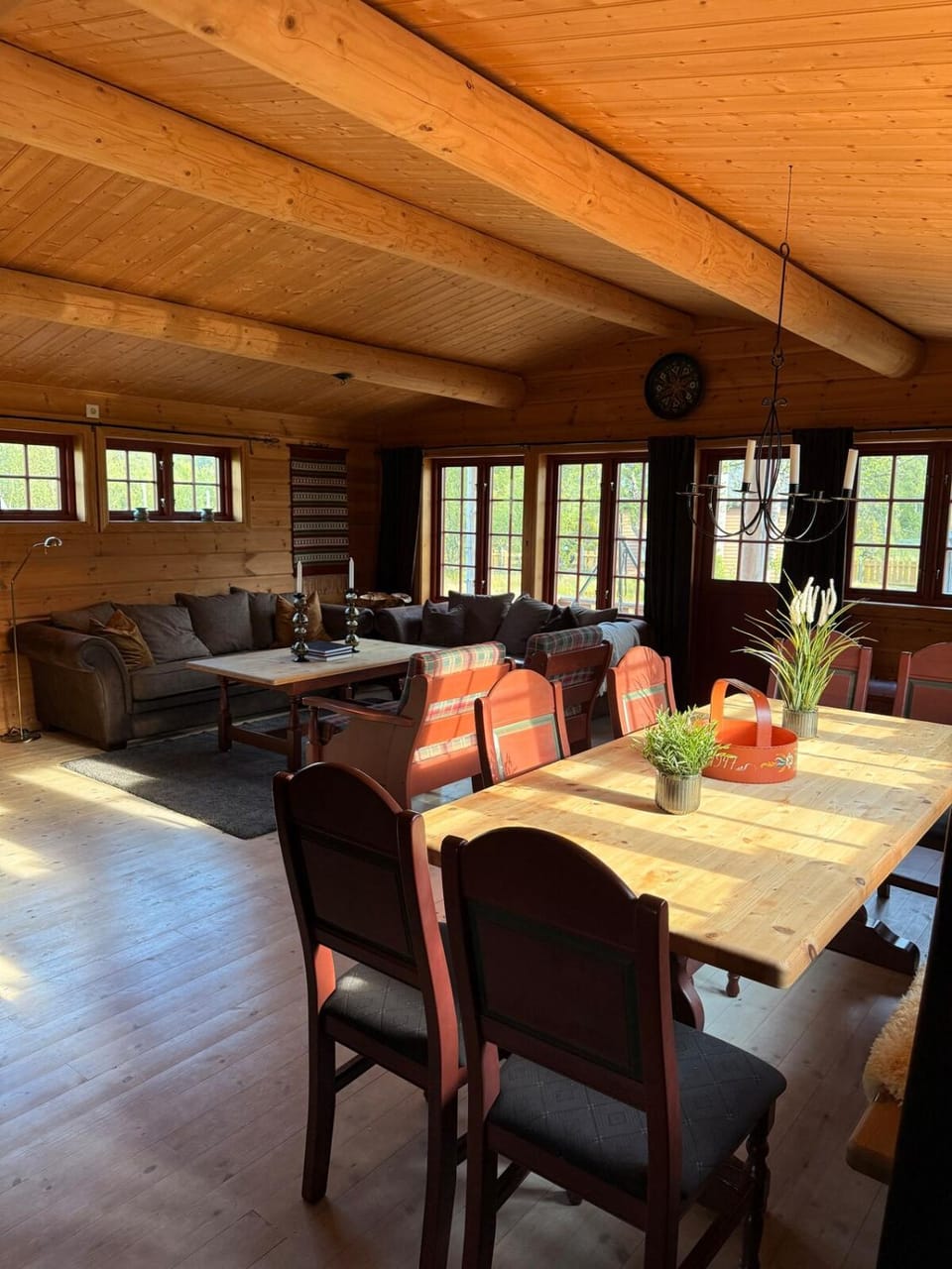 Living room, Seating area, Dining area