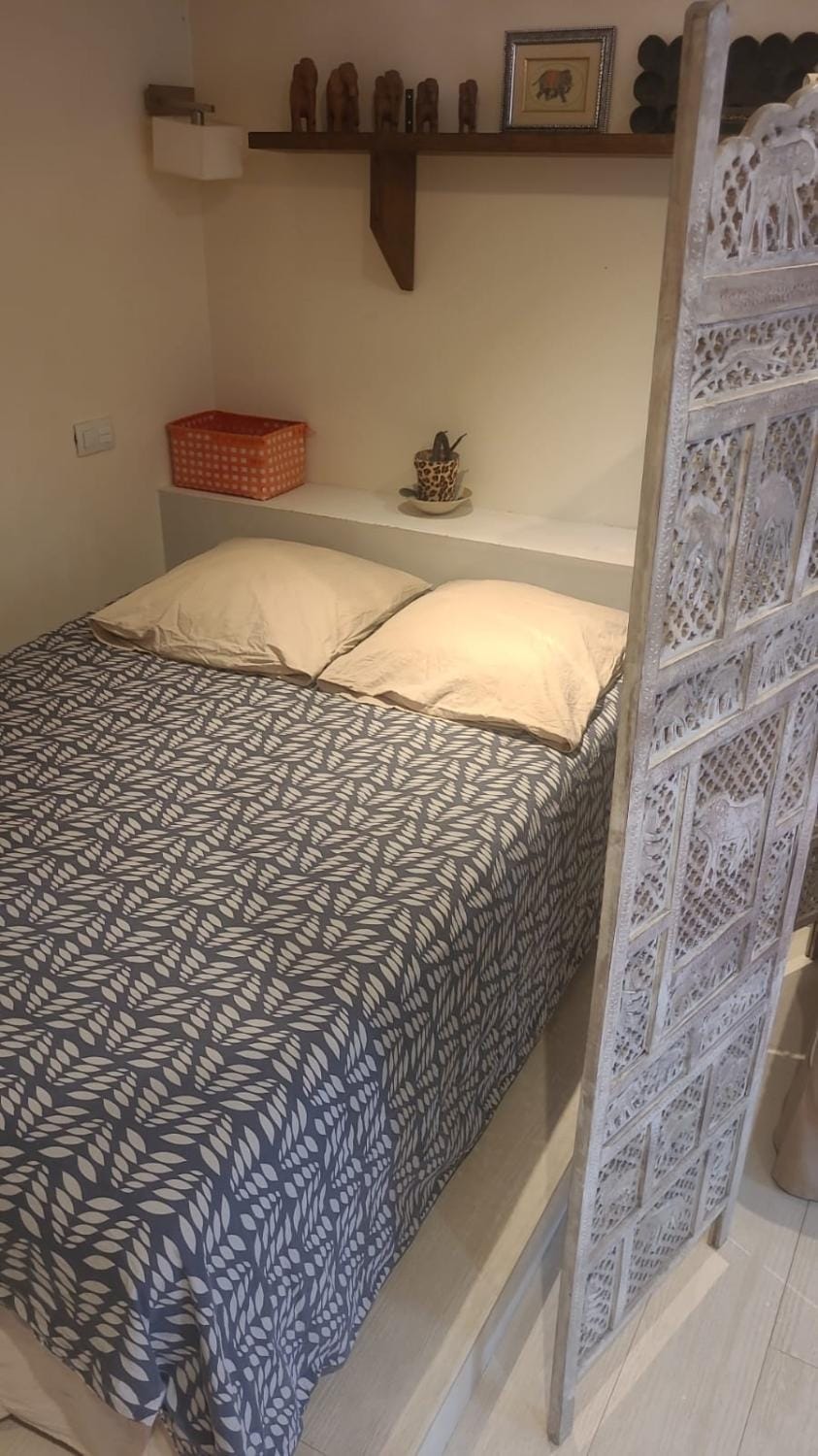 Under Olive Tree Apartment in Toulon