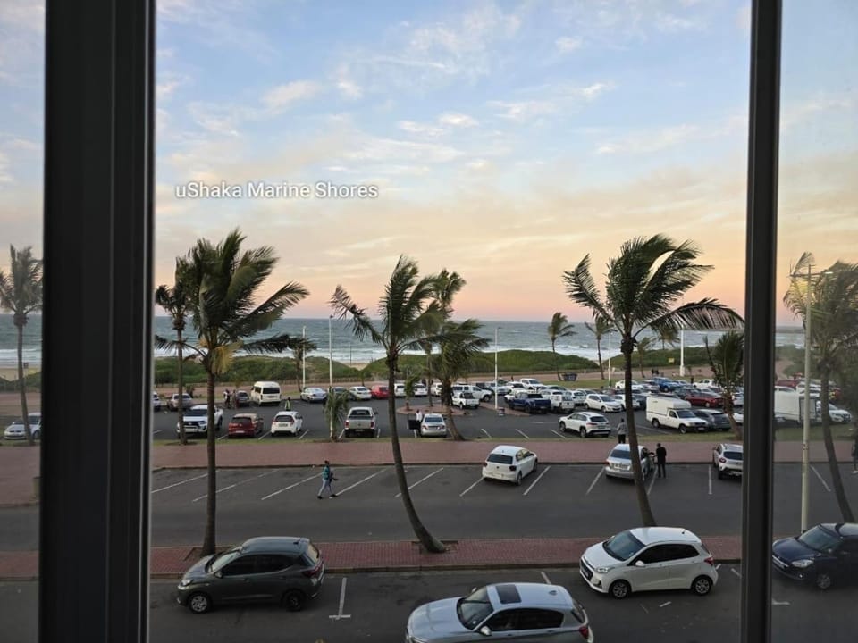 uShaka Marine Shores - Beachfront Stay with Sea Views Apartment hotel in Durban