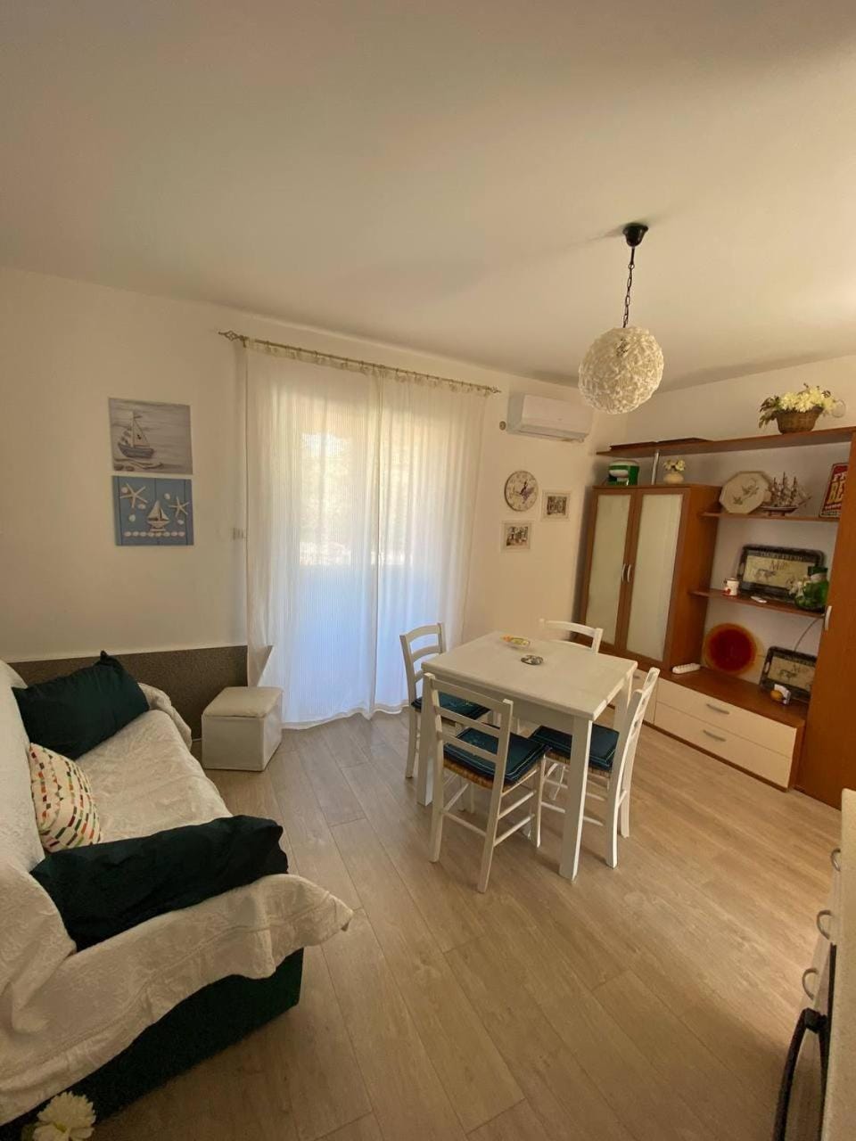 Living room, Dining area, air conditioner