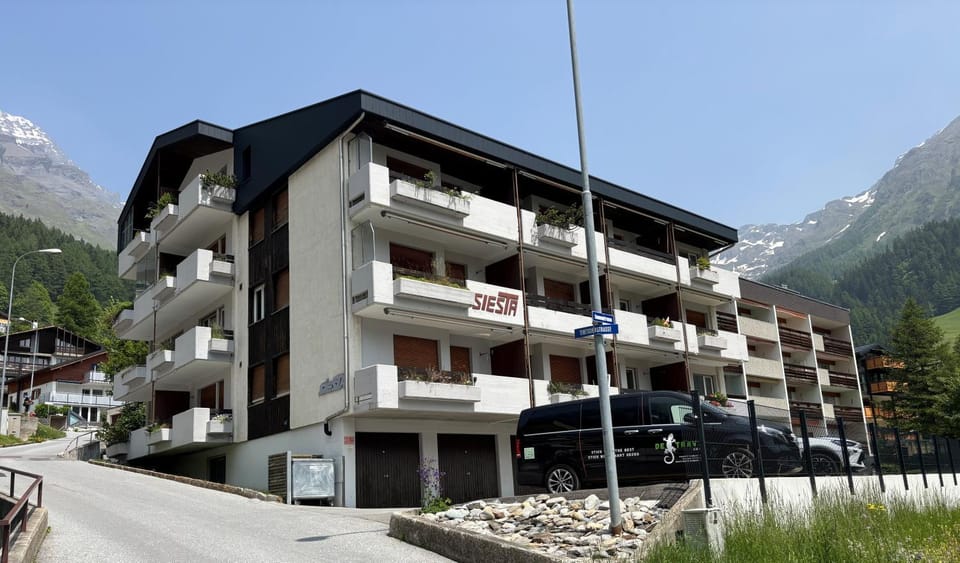 Property building, Natural landscape, Mountain view, Parking