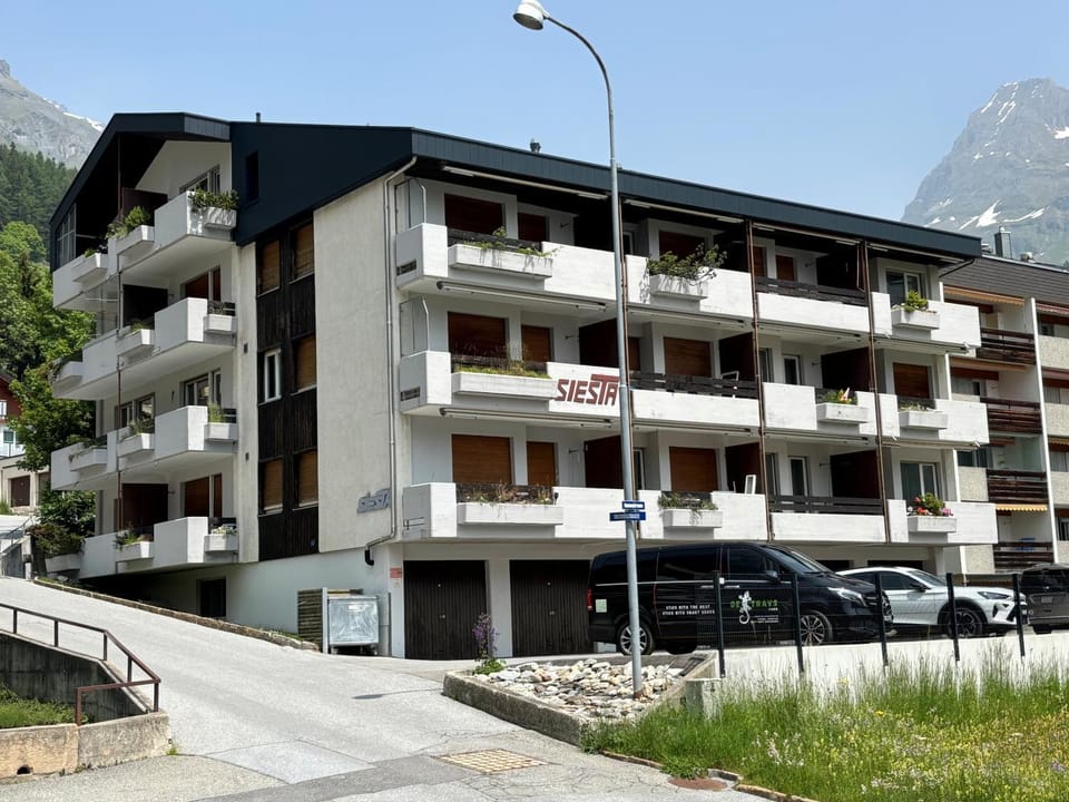 Property building, Natural landscape, Mountain view, Parking