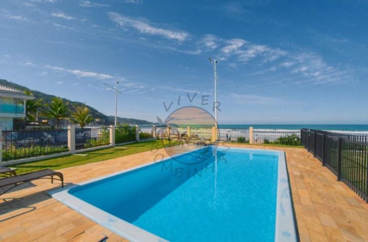 Triplex Alto Padrão Beira Mar Próximo a Comércio em Geral com 04 Dormitórios Apartment in Porto Belo