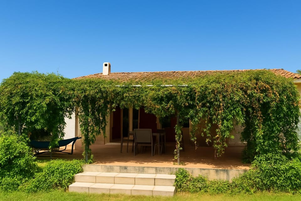 Property building, Off site, Garden, Garden, Balcony/Terrace, Garden view