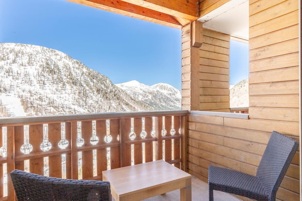 Patio, Natural landscape, Winter, View (from property/room), Balcony/Terrace, Mountain view