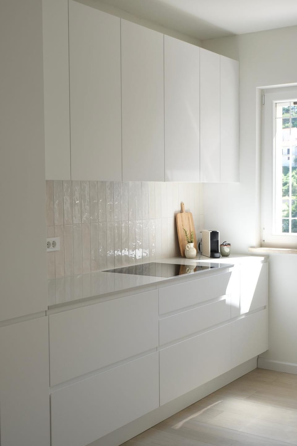 Coffee/tea facilities, Kitchen or kitchenette, stove