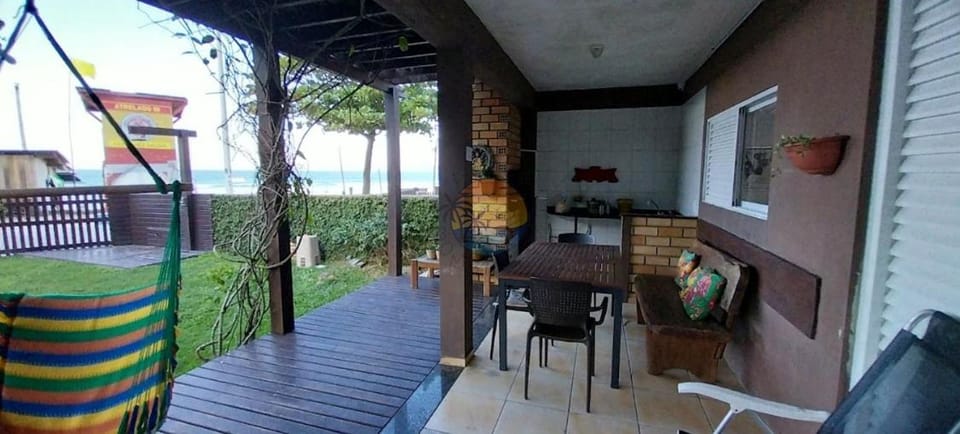 Casa Beira Mar Com 05 Dormitórios Próximo a Comércio em Geral House in Porto Belo
