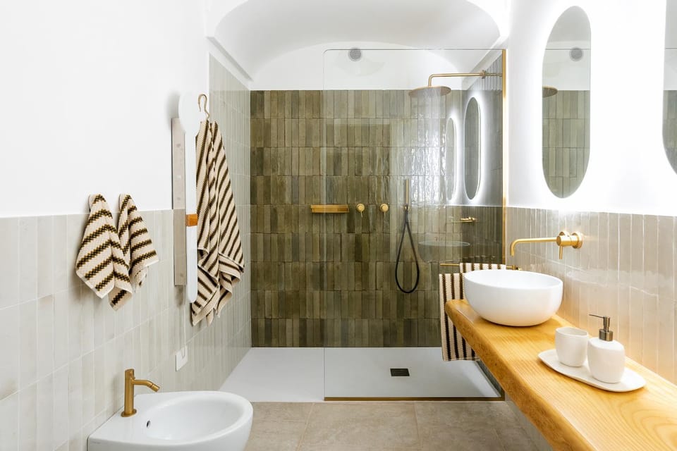 Shower, Toilet, Bathroom, bidet, towels