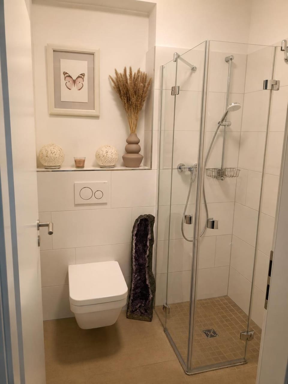 Shower, Toilet