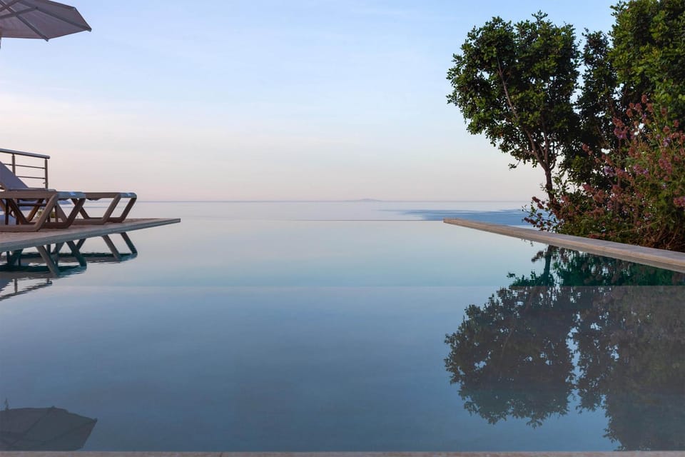 Pool view, Sea view, Swimming pool, sunbed