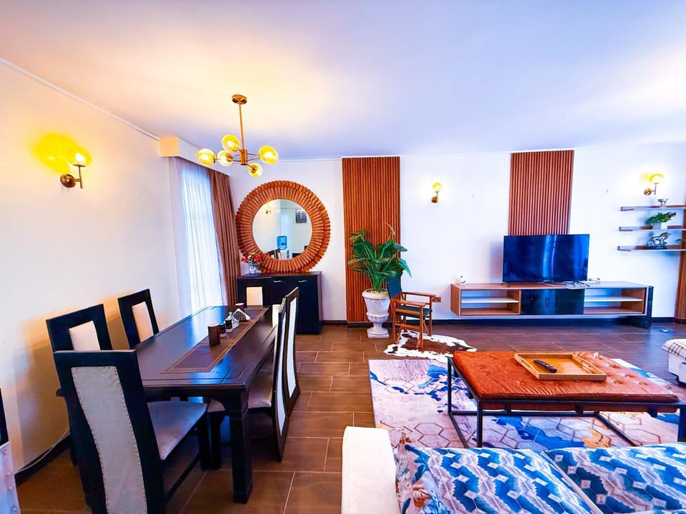 Bed, TV and multimedia, Kitchen or kitchenette, Living room, Photo of the whole room, Seating area, Dining area, Bedroom, minibar