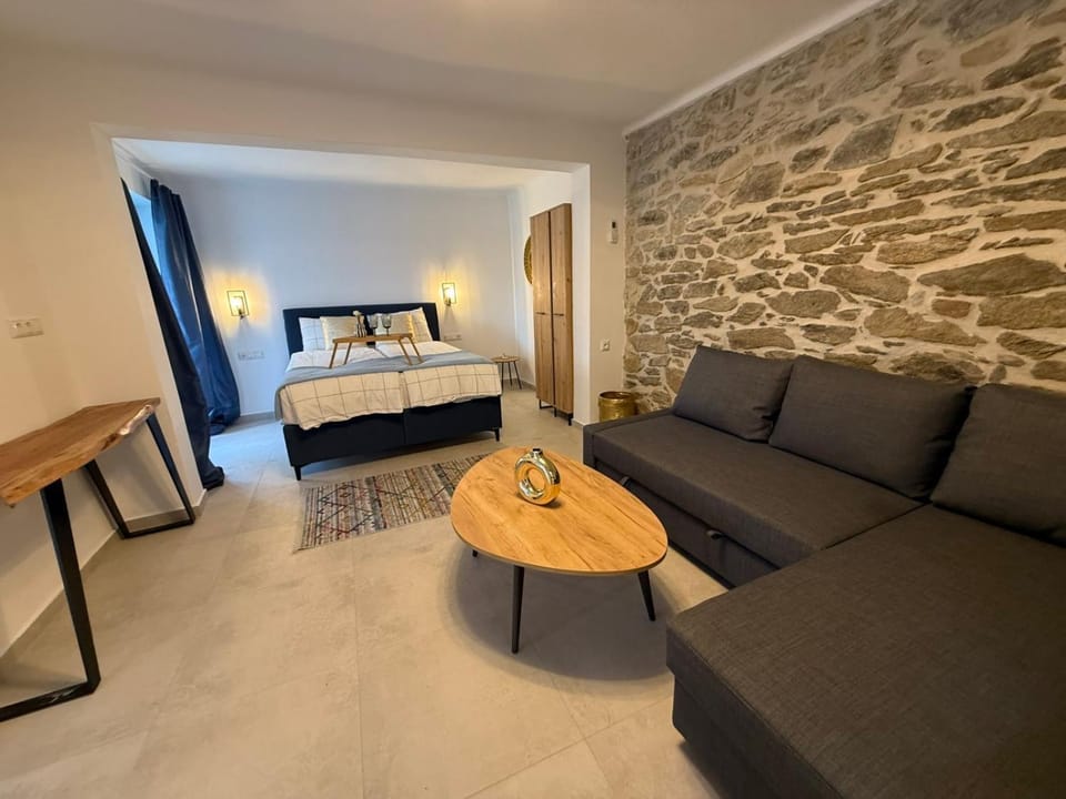 Living room, Photo of the whole room, Seating area, Bedroom