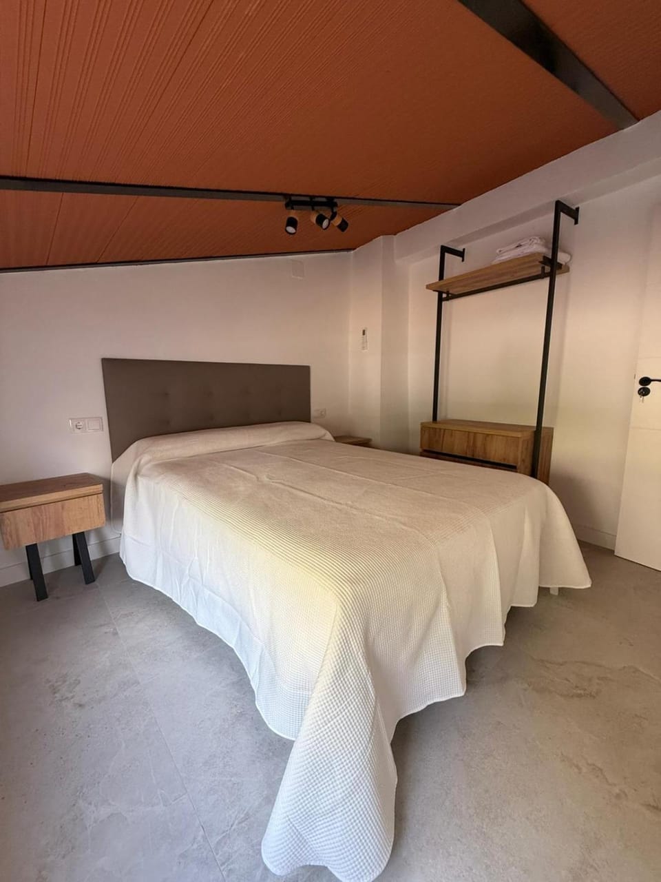 Bedroom, Landmark view, Mountain view